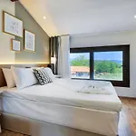 Dionysus & Appartement *