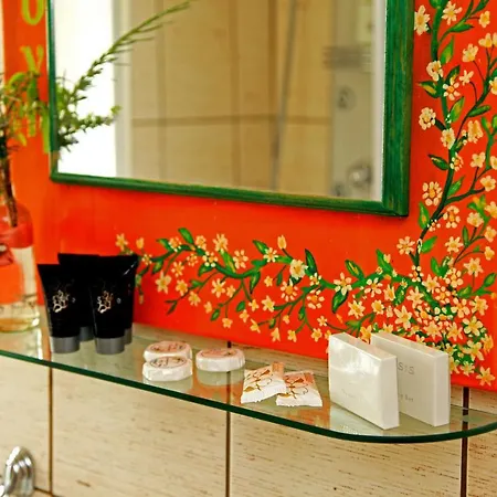 Dionysus & إيريسوس