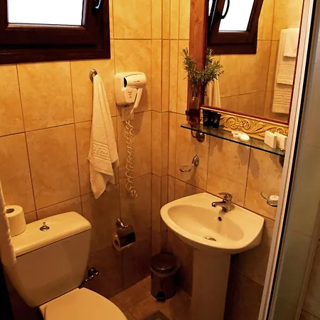 Dionysus & شقة إيريسوس