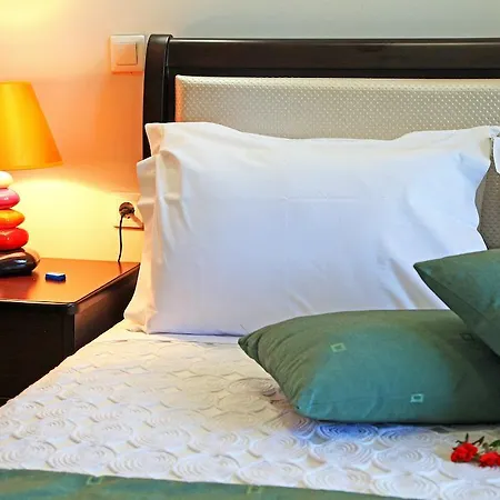 Dionysus & إيريسوس