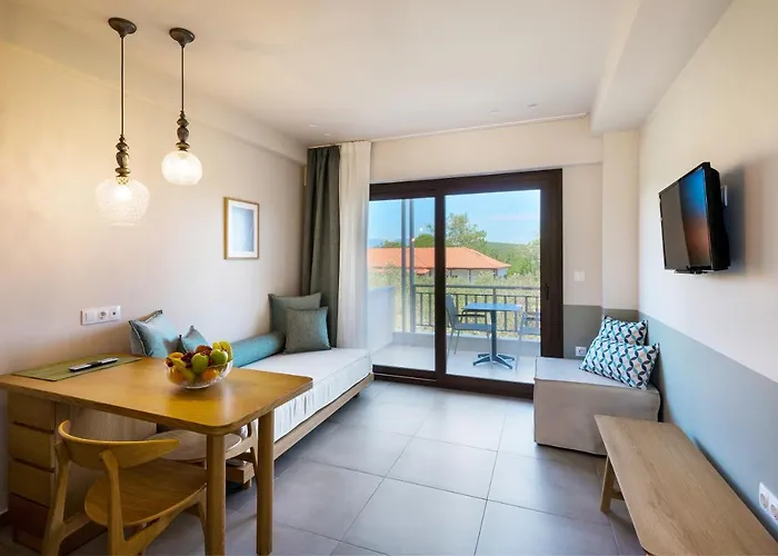 Dionysus & Appartement Ierissos