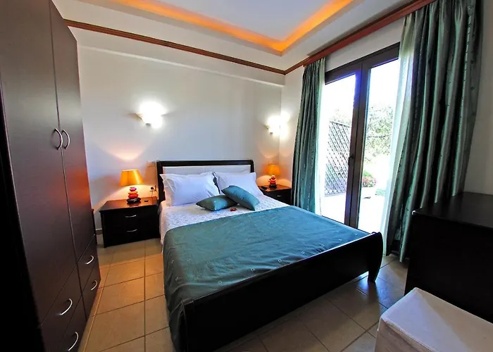 Dionysus & Appartement