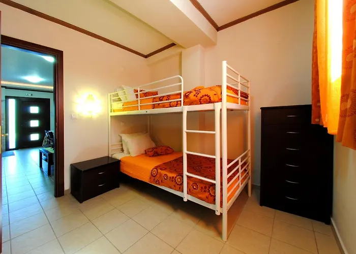 Dionysus & Appartement *