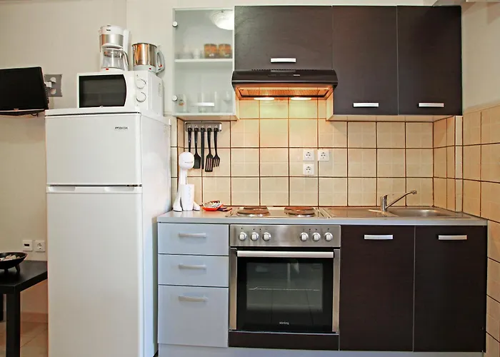 Dionysus & Appartement Ierissos